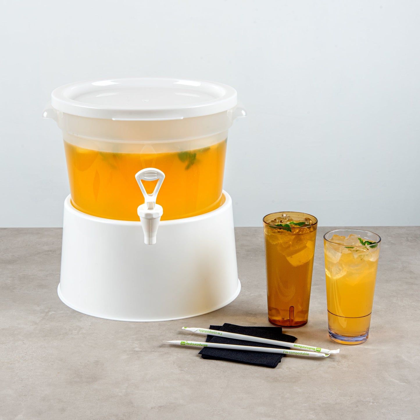Bev Tek 3 gal Round Clear Plastic Beverage Dispenser - 12 1/2" x 12 1/2" x 8 3/4" - 4 count box
