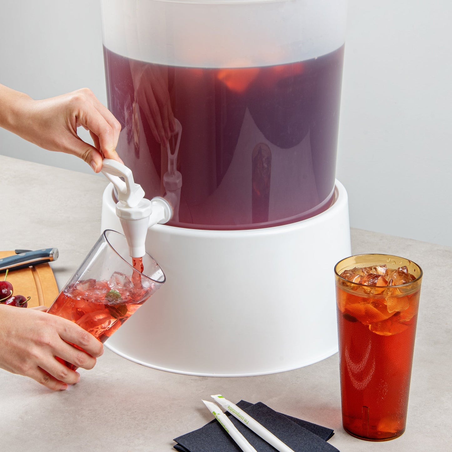 Bev Tek Round White Plastic Beverage Dispenser Base - For 3 and 6 gal Dispenser - 10 1/2" x 10 1/2" x 6 1/2" - 1 count box