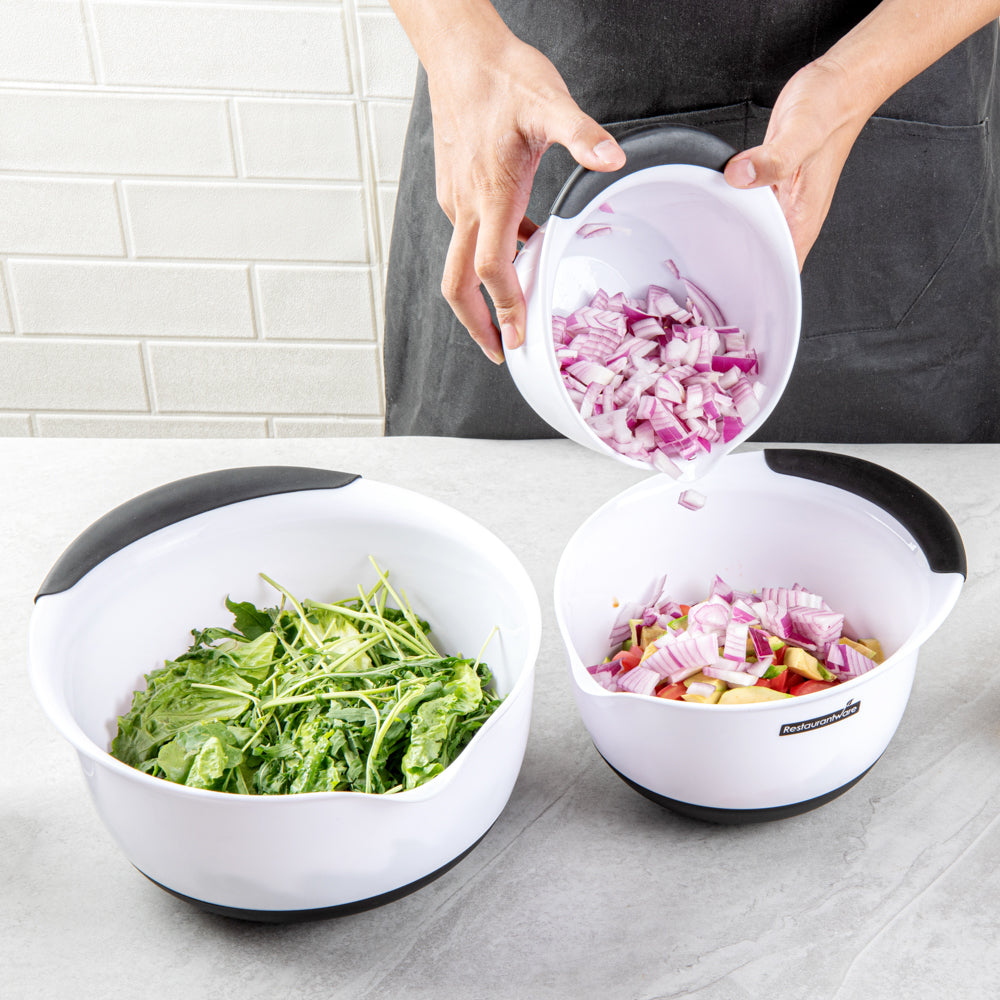 Comfy Grip White Plastic 3-Piece Mixing Bowl Set - with Pour Spout - 1 count box