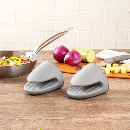 Comfy Grip Gray Silicone 2-Piece Mini Pot Holder Mitt Set - Heat-Resistant - 4 1/4" x 3 1/2" x 4 1/4" - 1 count box