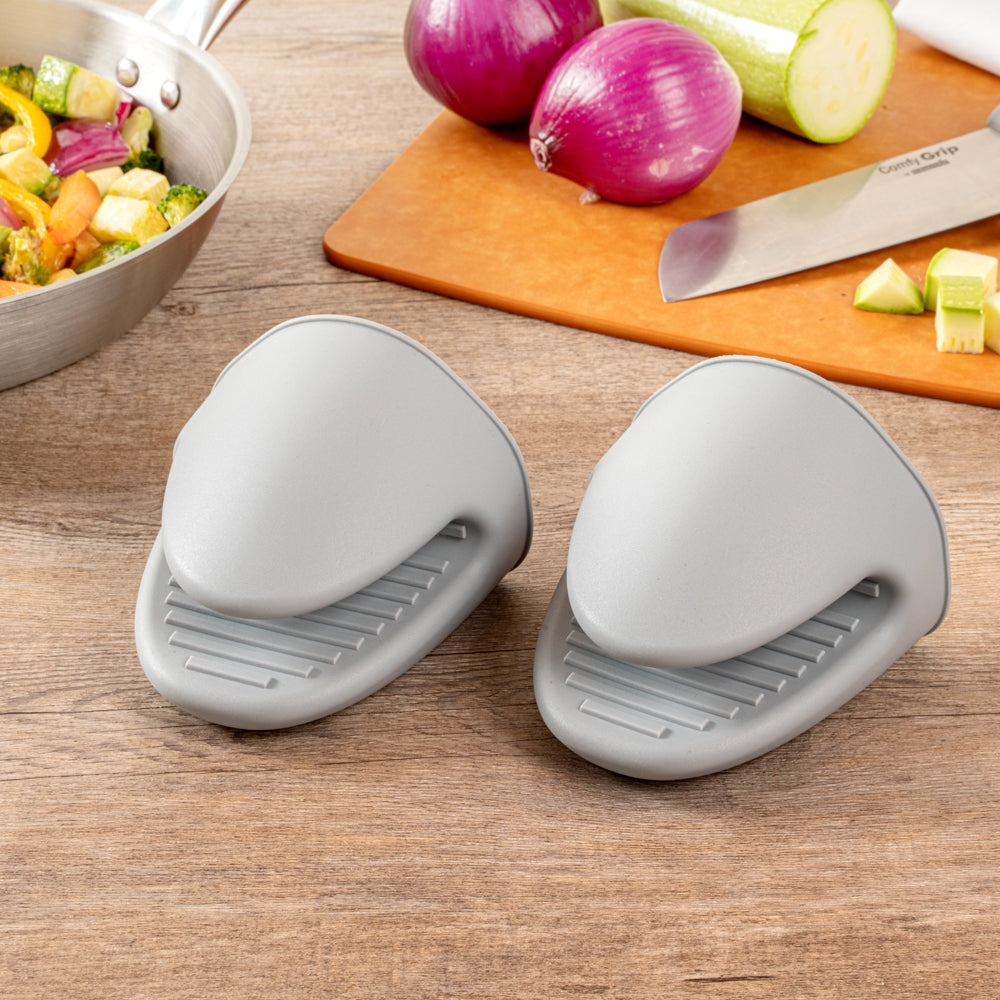Comfy Grip Gray Silicone 2-Piece Mini Pot Holder Mitt Set - Heat-Resistant - 4 1/4" x 3 1/2" x 4 1/4" - 1 count box