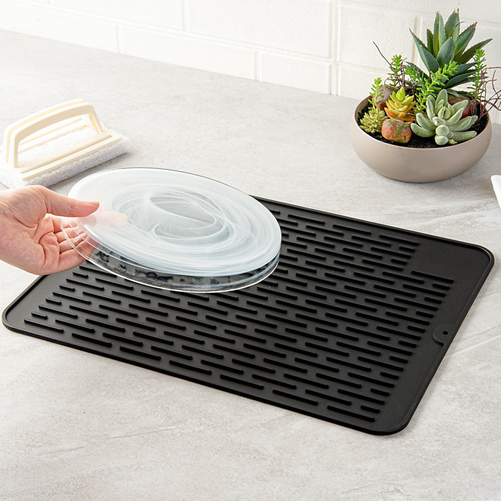 Comfy Grip Rectangle Black Silicone Dish Drying Mat - 15 3/4" x 11 3/4" - 1 count box