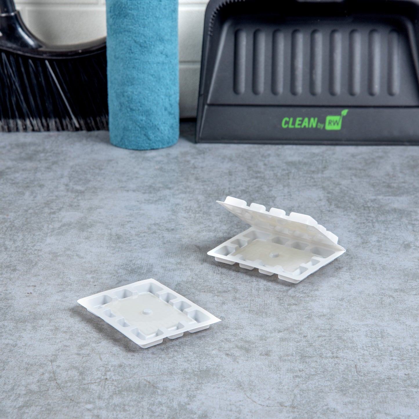 Pest Tek Plastic Mouse Glue Trap - Set of 2 - 4 1/2" x 3 1/4" x 1/2" - 10 count box