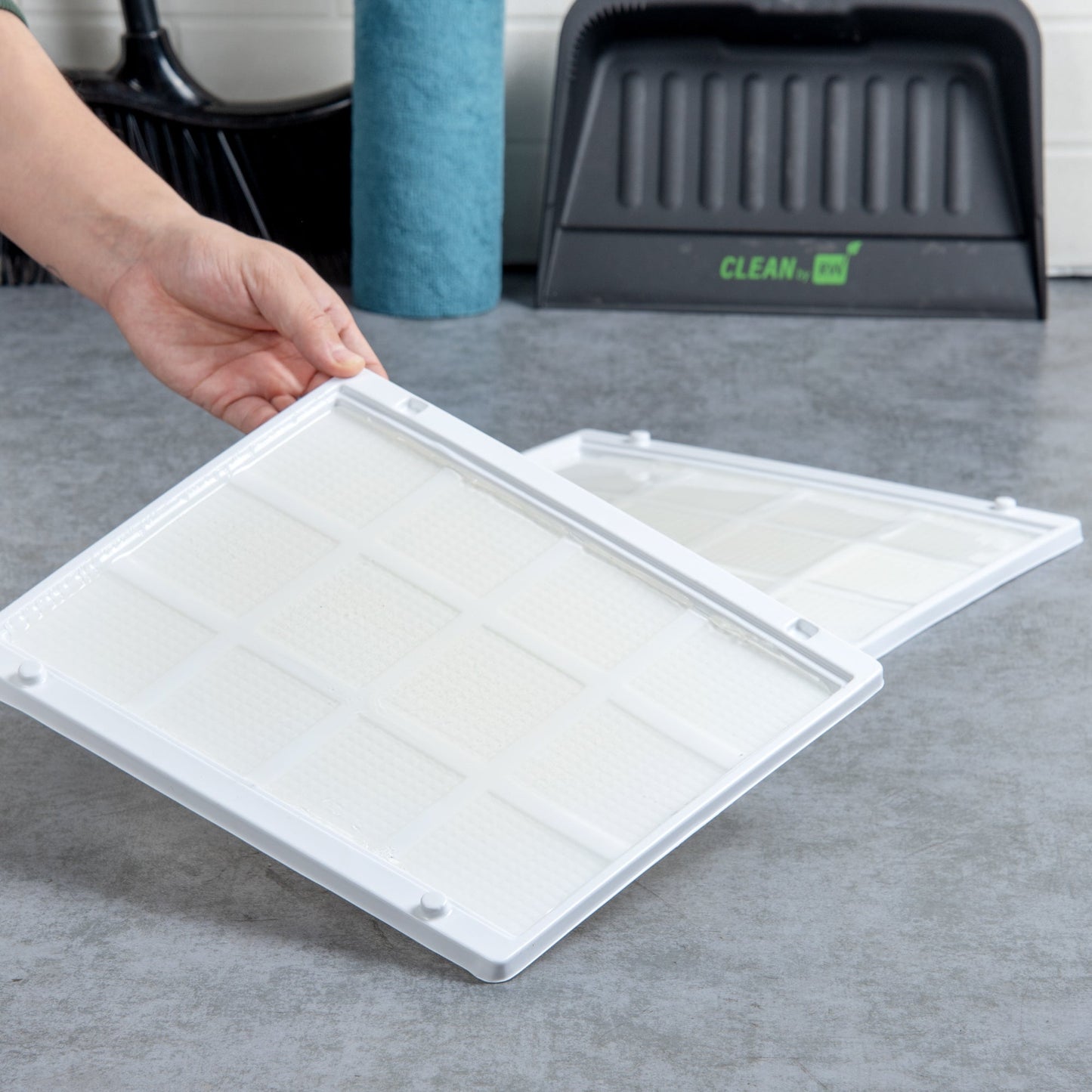 Pest Tek Plastic City Rat / Snake Glue Trap - Set of 12 - 11 3/4" x 9 3/4" x 1/2" - 1 count box