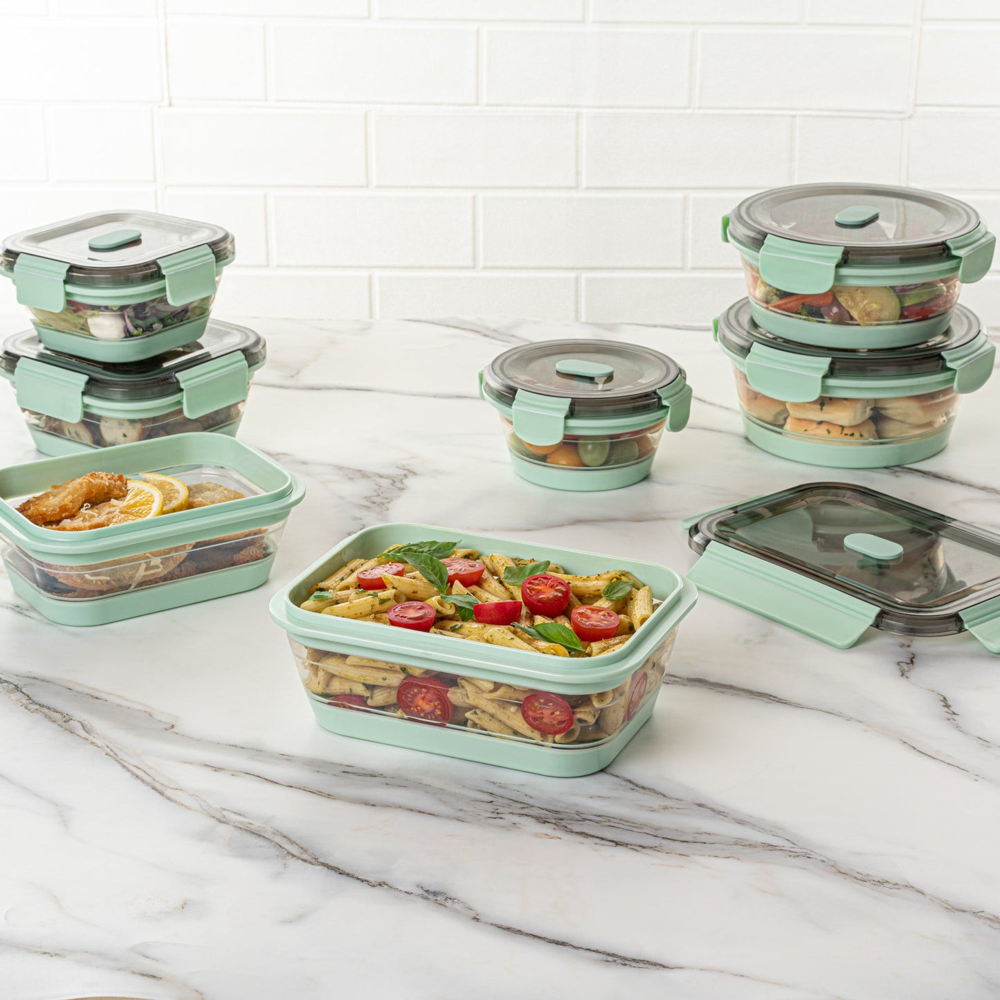 Fresh Hero 40 oz Green Plastic Airtight Food Storage Container - with Vented Lid, Collapsible - 8 1/4" x 6" x 3" - 20 count box