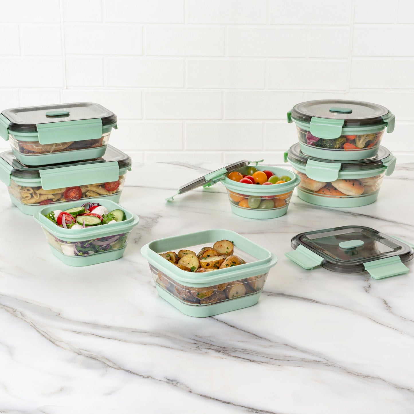 Fresh Hero 24 oz Green Plastic Airtight Food Storage Container - with Vented Lid, Collapsible - 6" x 6" x 2 3/4" - 20 count box