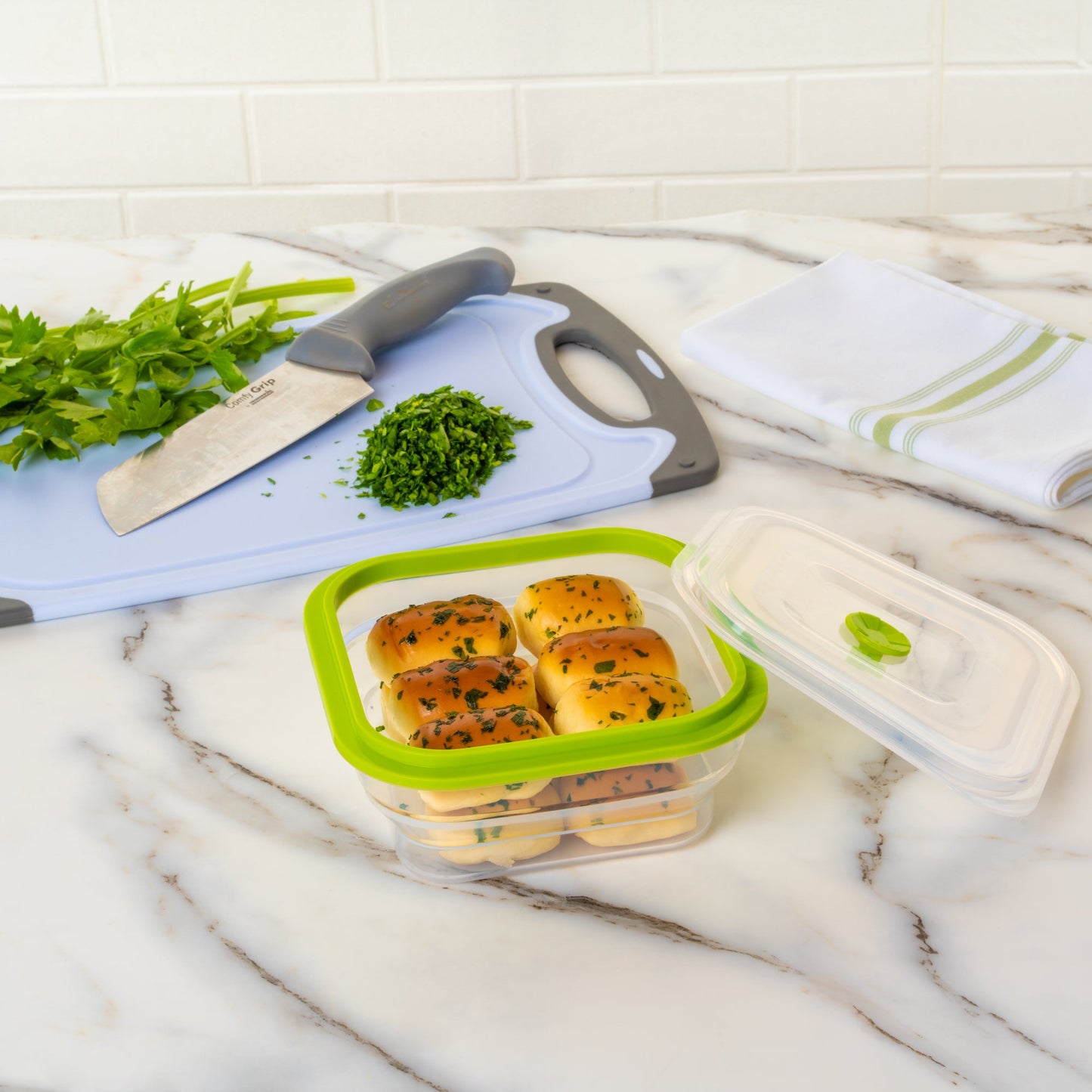 Fresh Hero 37 oz Green Silicone Airtight Food Storage Container - with Vented Lid, Collapsible - 7" x 7" x 3" - 20 count box