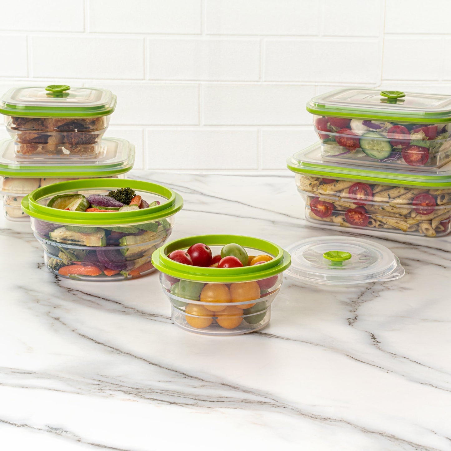 Fresh Hero 16 oz Green Silicone Airtight Food Storage Container - with Vented Lid, Collapsible - 5 3/4" x 5 3/4" x 2 3/4" - 1 count box