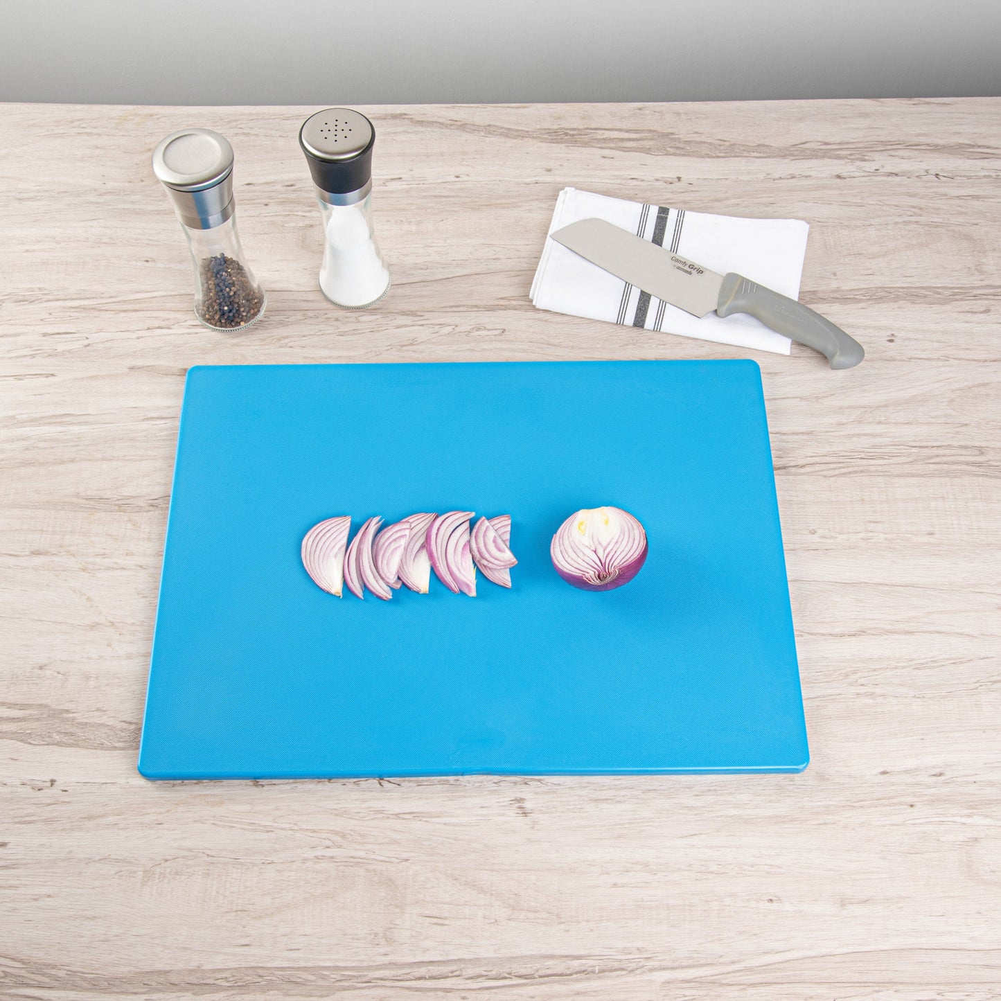 Chef 101 Blue Plastic Cutting Board - 20" x 15" - 10 count box