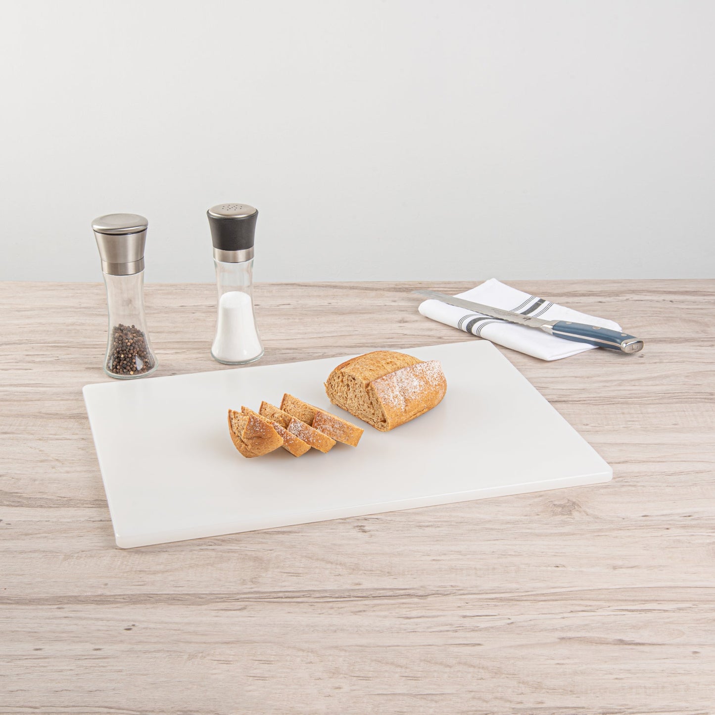Chef 101 White Plastic Cutting Board - 20" x 15" x 1/2" - 1 count box