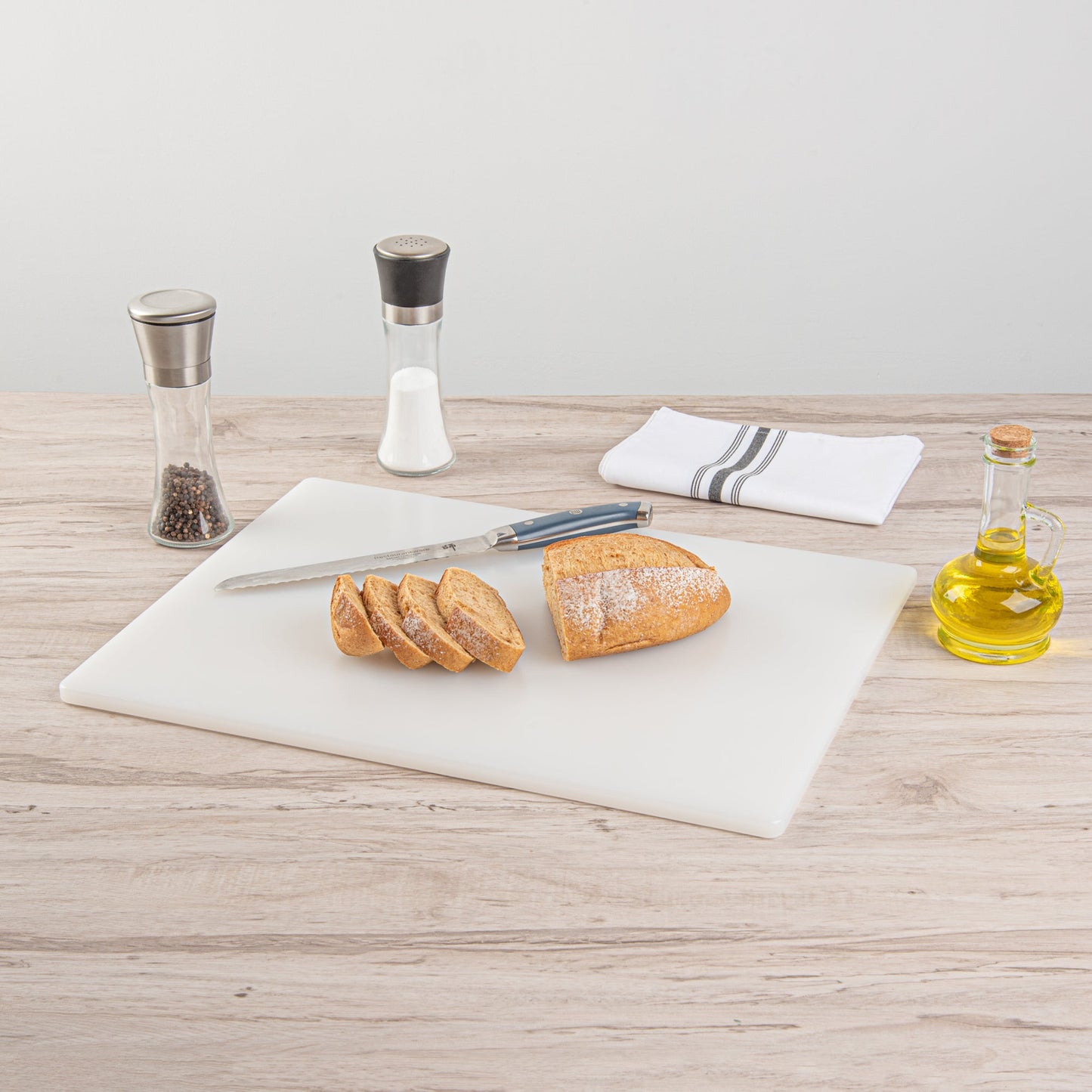 Chef 101 White Plastic Cutting Board - 20" x 15" x 1/2" - 10 count box