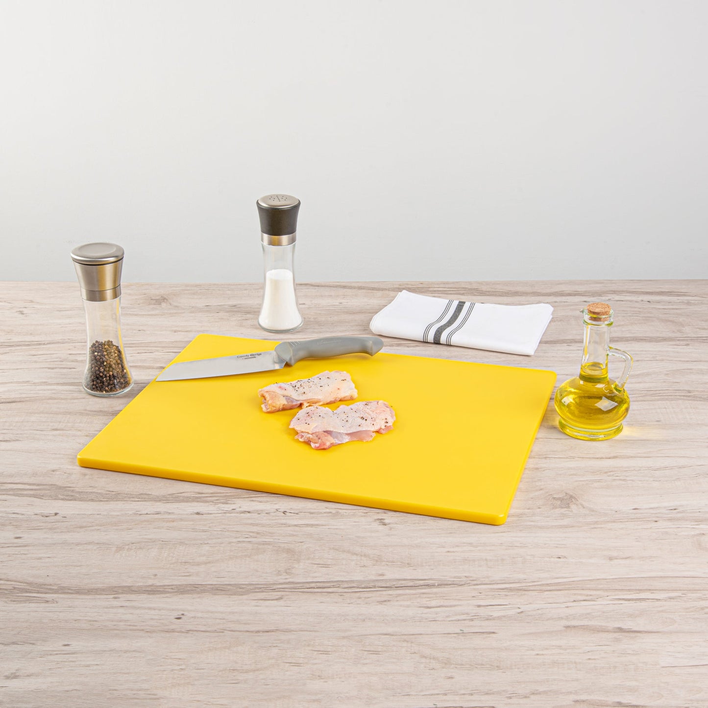 Chef 101 Yellow Plastic Cutting Board - 20" x 15" - 1 count box