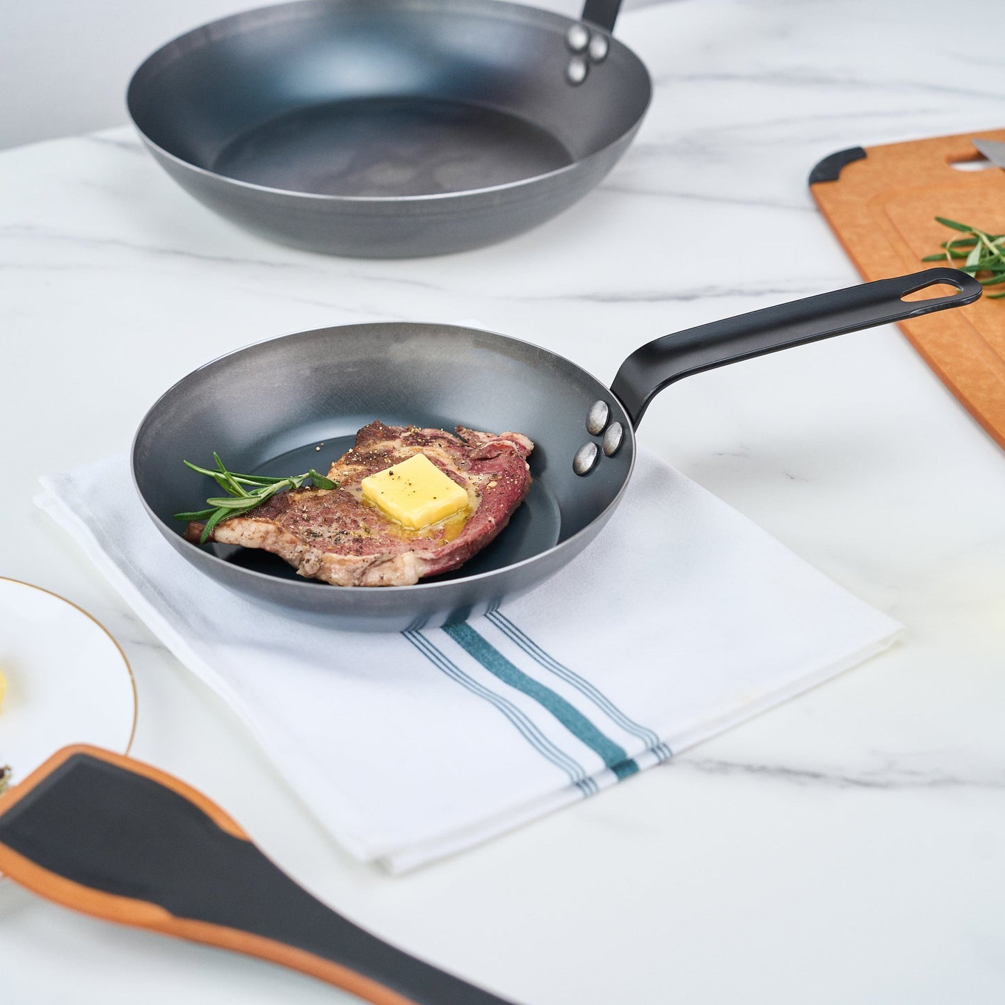 Met Lux Black Carbon Steel 8" Fry Pan - 1 count box