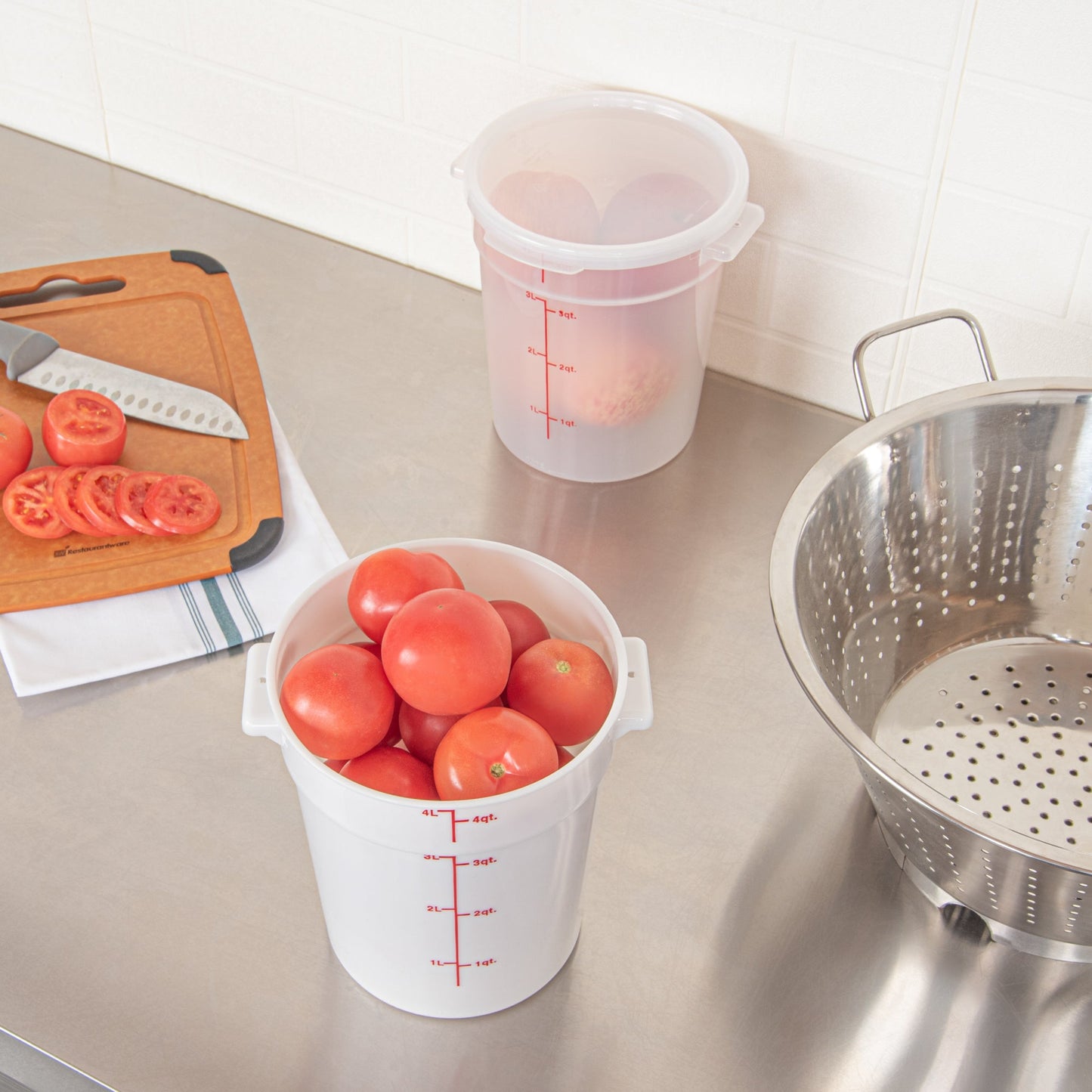 Met Lux 4 qt Round White Plastic Food Storage Container - with Red Volume Markers - 7 1/4" x 7 1/4" x 8 1/2" - 10 count box