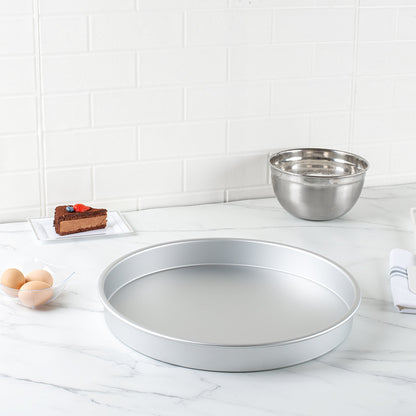 Met Lux Round Aluminum Straight-Sided Cake Pan - 16" x 16" x 2" - 1 count box