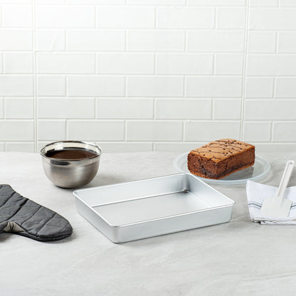 Met Lux Rectangle Aluminum Cake Pan - 13" x 9" x 2" - 1 count box