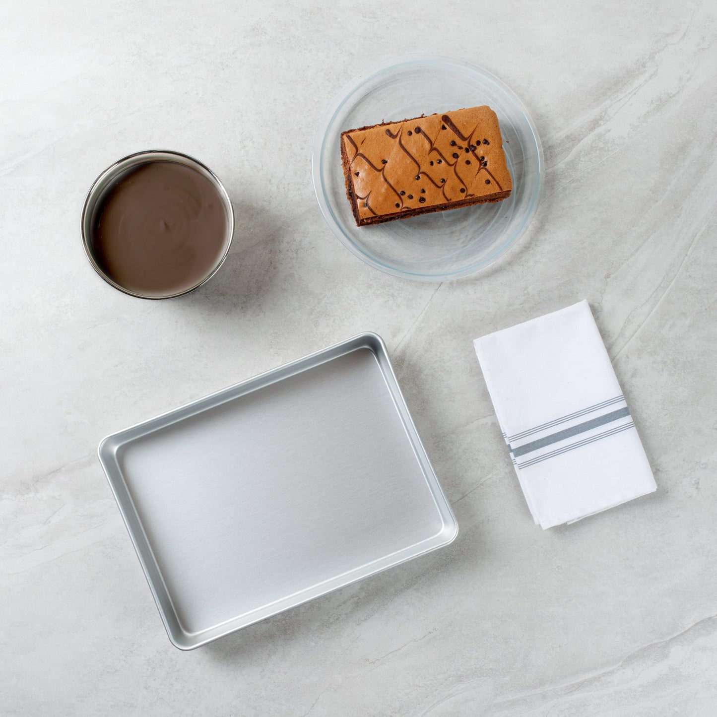 Met Lux Rectangle Aluminum Cake Pan - 13" x 9" x 2" - 1 count box