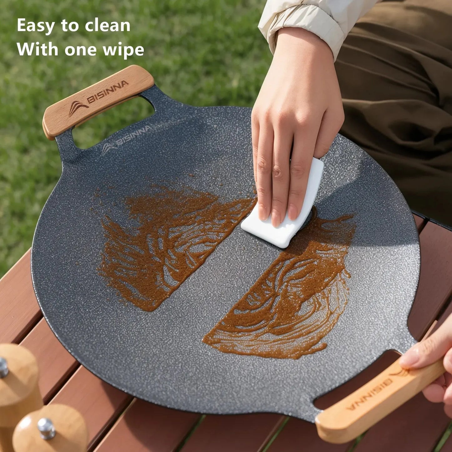 30cm (11.8in) Non-Stick BBQ Grill Pan – Stovetop & Camping Korean-Style Grill Plate with Wooden Handle