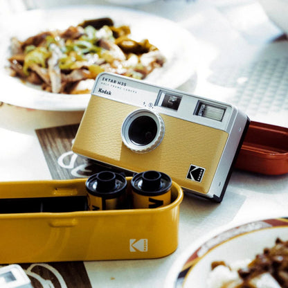 35mm Half Frame Film Camera with Built-in Flash — Reusable Pocket Retro Camera, Ideal Gift