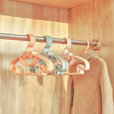 10 Pieces of Children's Hangers, Portable Plastic Display Hangers Windproof Children's Outerwear Hangers Baby Clothing Organizer
