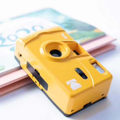 Retro Reusable 35mm Manual Film Camera with Built-In Flash – Replaceable Film, Fixed Focus
