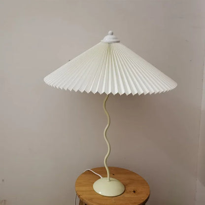 Table Lamp ins Retro Pleated Umbrella Nordic Medieval Korean Master Bedroom Bedside Lamp Swing Iron Art Drop Shipping