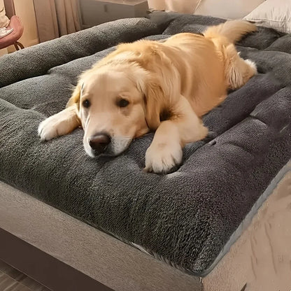 Extra Large Plush Dog Bed Sofa Thick Super-Soft Polyester Crate Mat for Large Dogs