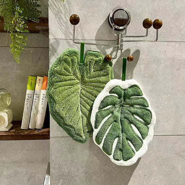 Leaf-Shaped Coral Fleece Hand Towel – Absorbent Hanging Kitchen & Bathroom Towel
