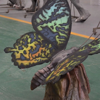 Animatronic Saber-Toothed Tiger Model for Theme Park Displays