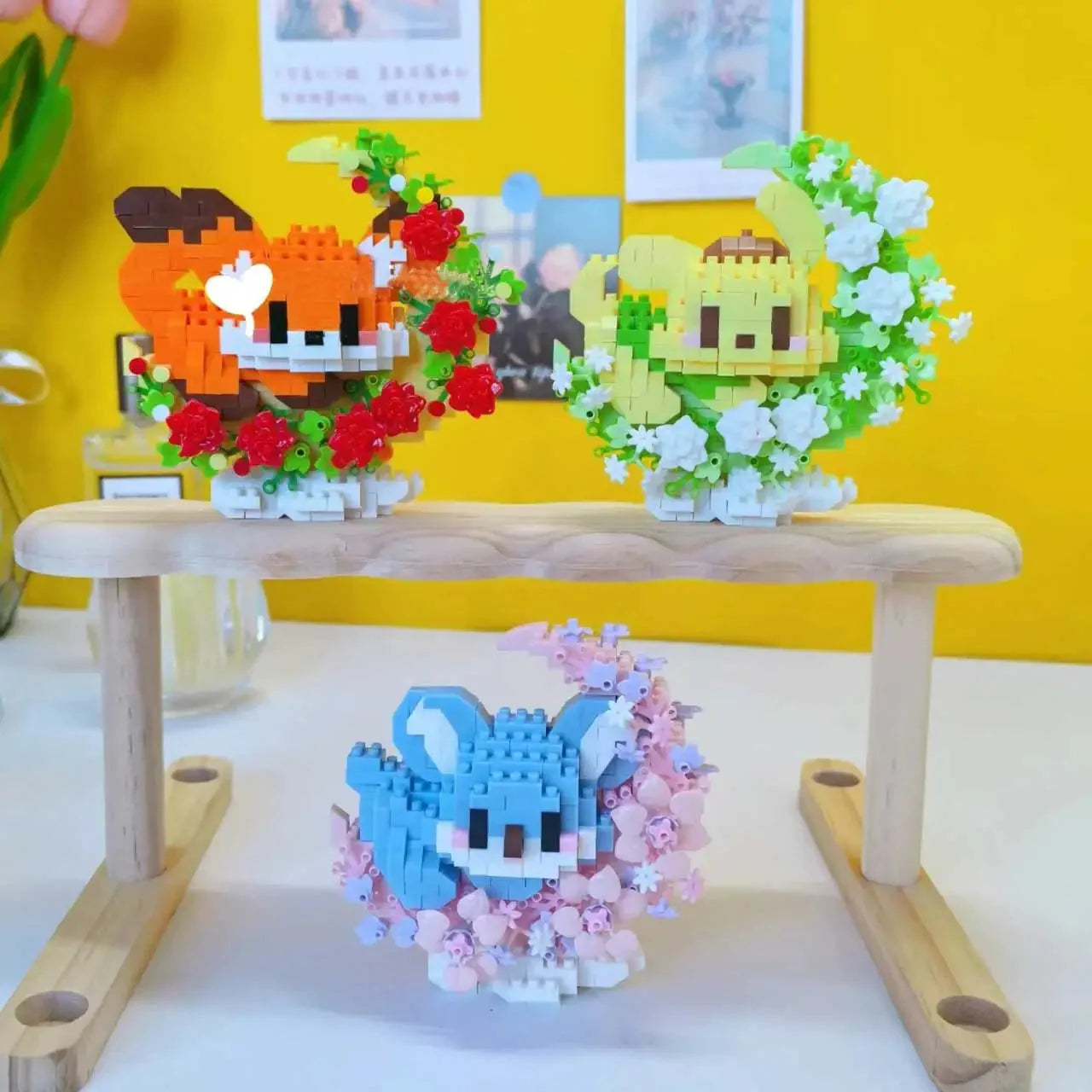 Mini Dog Cat panda raccoon Cute Pet Small Building Block Model Series Ornaments Children's Toy Christmas Birthday Gifts for Kids