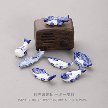 Cute Ceramic Fish Shape Chopsticks Holders Chopstick Stand Shelf Cartoon Animals Spoons Fork Rack Ceramic Rest Kitchen Utensil