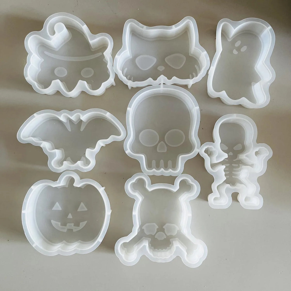 Halloween Silicone DIY Mold – Skeleton, Bat, Jack-O’-Lantern, Ghost & Mask Shapes for Resin, Plaster, Aromatherapy & Clay Crafts – 8 Designs