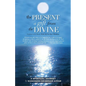 The Present: A gift from the Divine: A tribute to the Master H.H. Sri Sri Ravi Shankar - Paperback