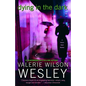 Dying in the Dark: A Tamara Hayle Mystery - Paperback