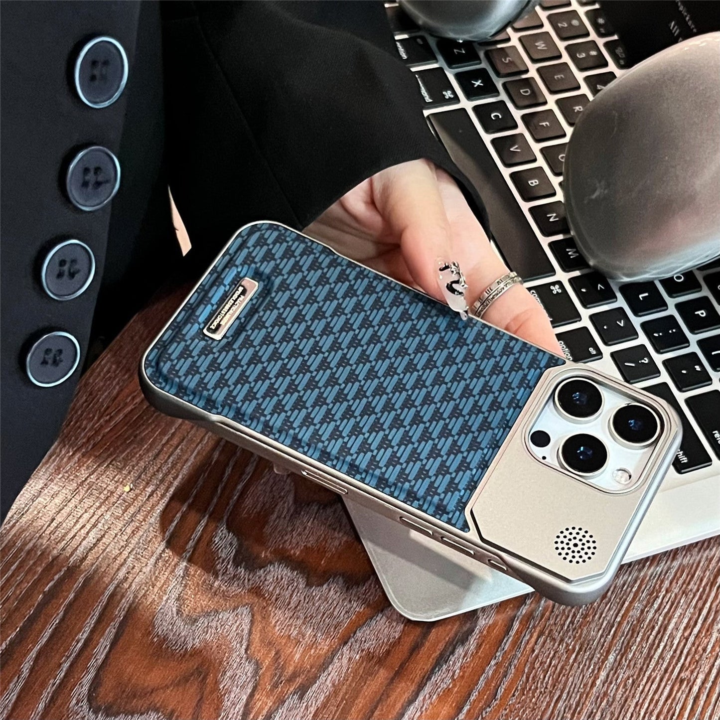 Diamond-Pattern Creative Frameless Magnetic Aromatherapy Phone Case
