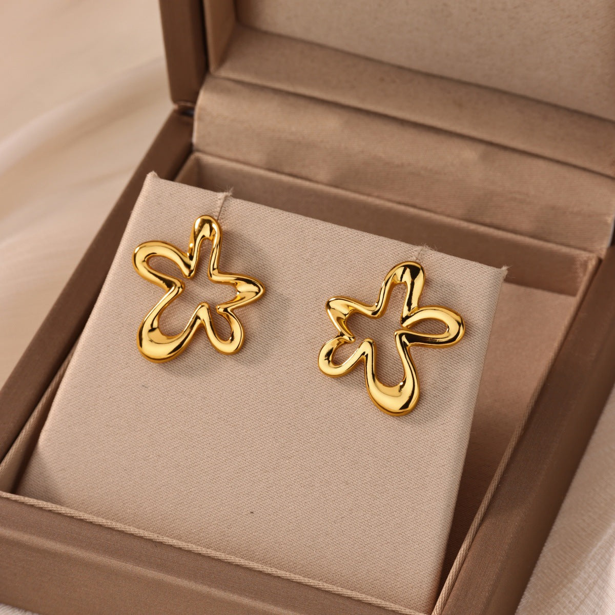 18K Gold-plated Copper Hollow-out Flower Earrings