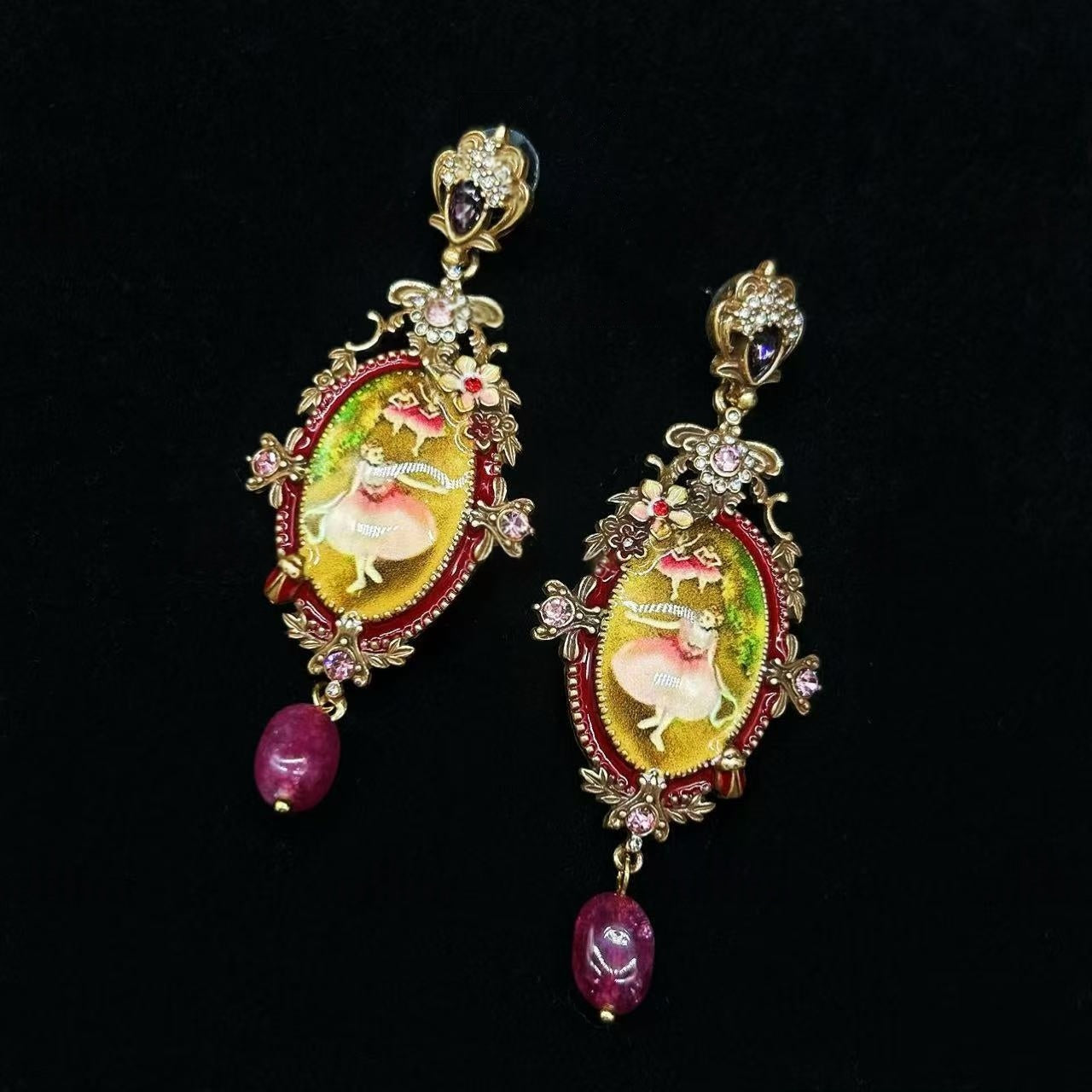 Enamel Pattern Design Vintage Earrings With Diamond Inlay