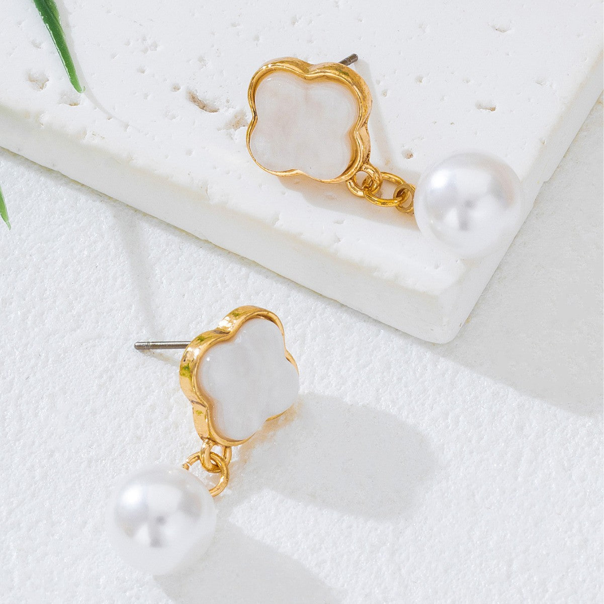 Bestselling Cross-border Light Luxury Niche Shell Drop Earrings, Unique Vintage High-end Ocean Style Women Earrings