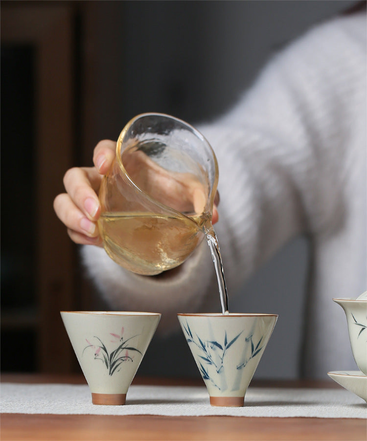 Ceramic Hand Painted Bamboo Hat-Shaped Small Teacup