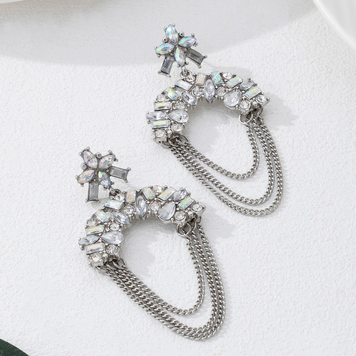 Trending Fashion Chain Rhinestone Drop Earrings For Women, Unique Versatile Light Luxury Alloy Ear Jewelry, Geometric Stud Earrings