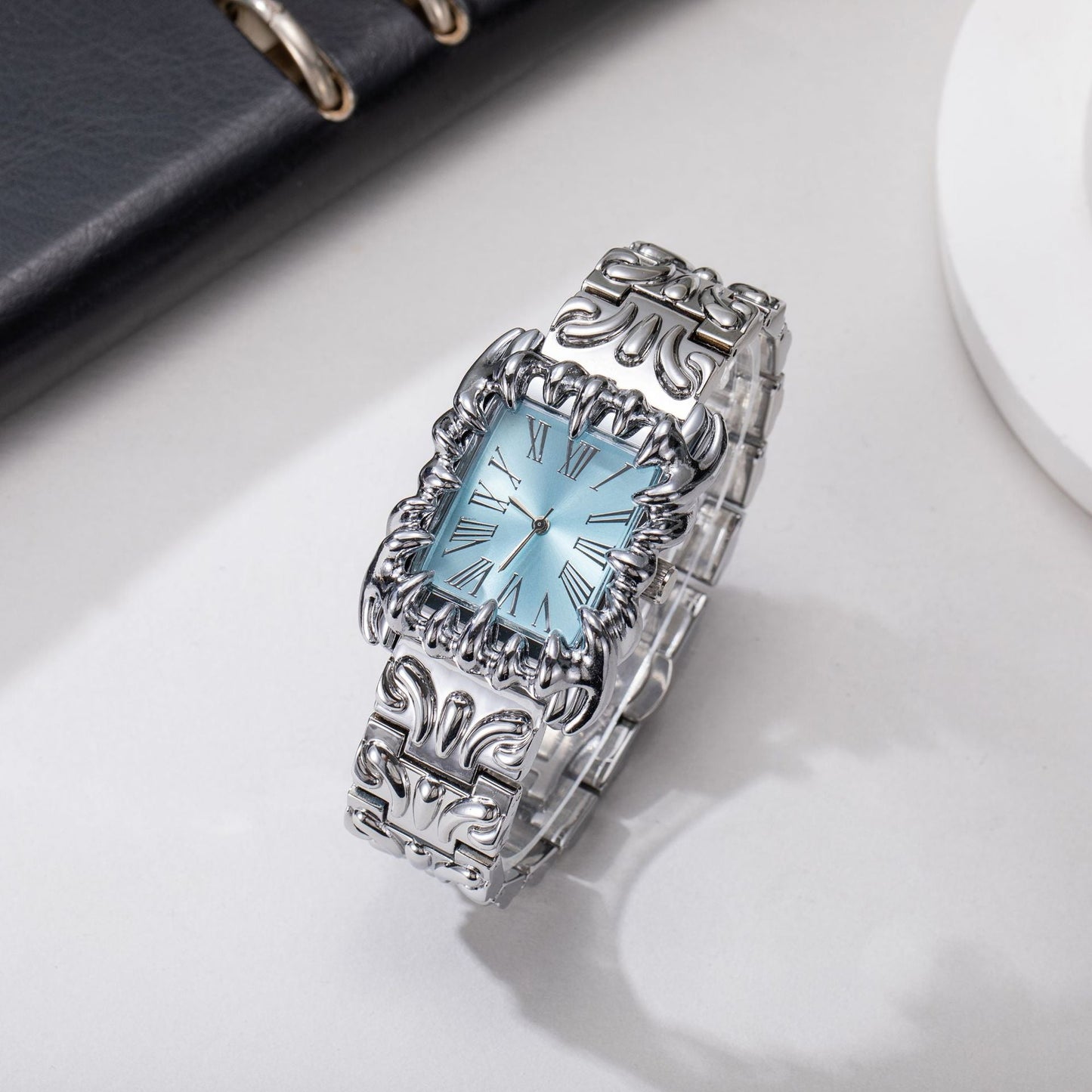 European And American Style Retro Personalized Embossed Irregular Shaped Pointed Claw Mens Watch