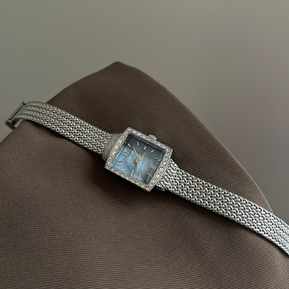 Chanel-style Vintage High-end Mother-of-pearl Watch For Women