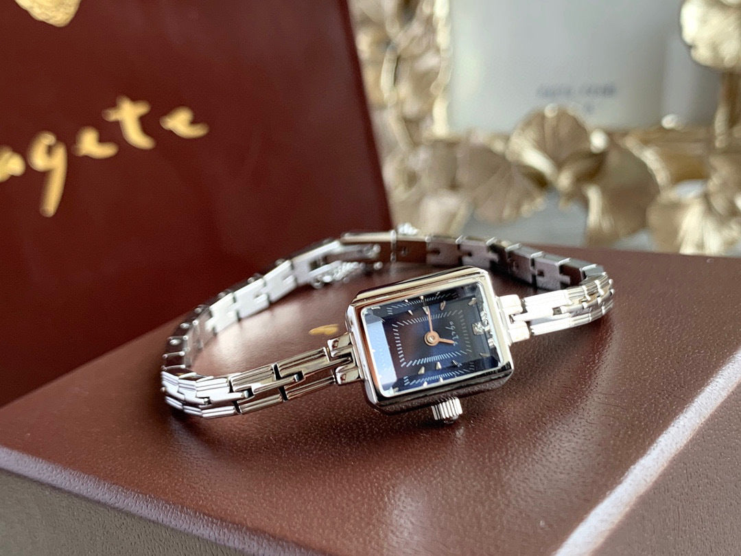 Vintage Square Watch For Women A Dainty Mini Square Design With A Wheat-sheaf Motif