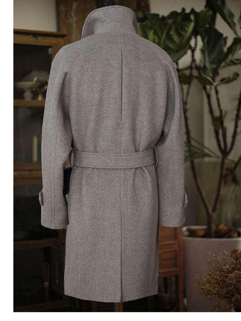 Mens Mid-length Wool Coat With Horn Buttons And A Lapel Collar