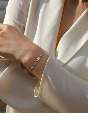 Resolute - A fashionable jewelry bracelet set with Moissanite S925 sterling silver and platinum-plated diamonds, a luxurious silver accessory