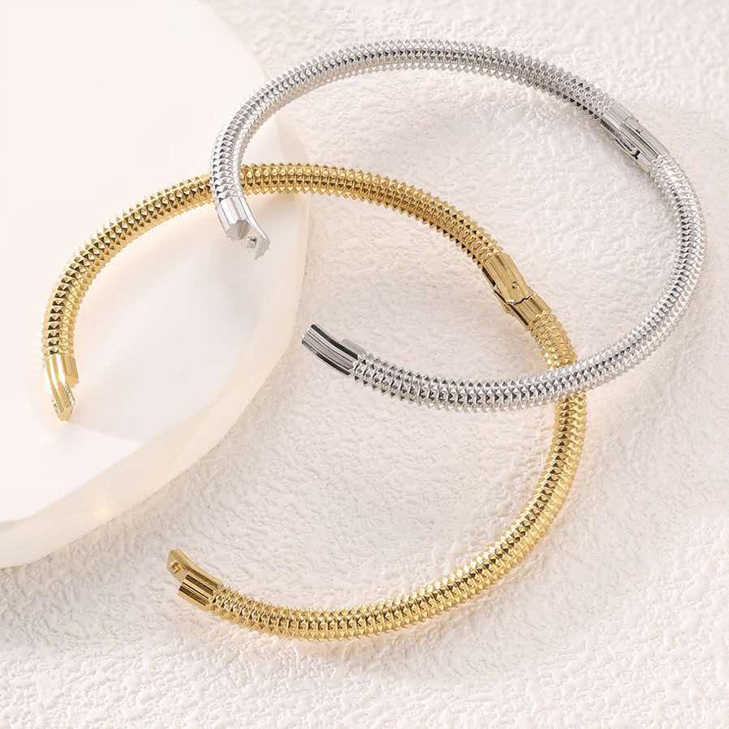Stainless Steel Minimalist Style Clasp Bracelet