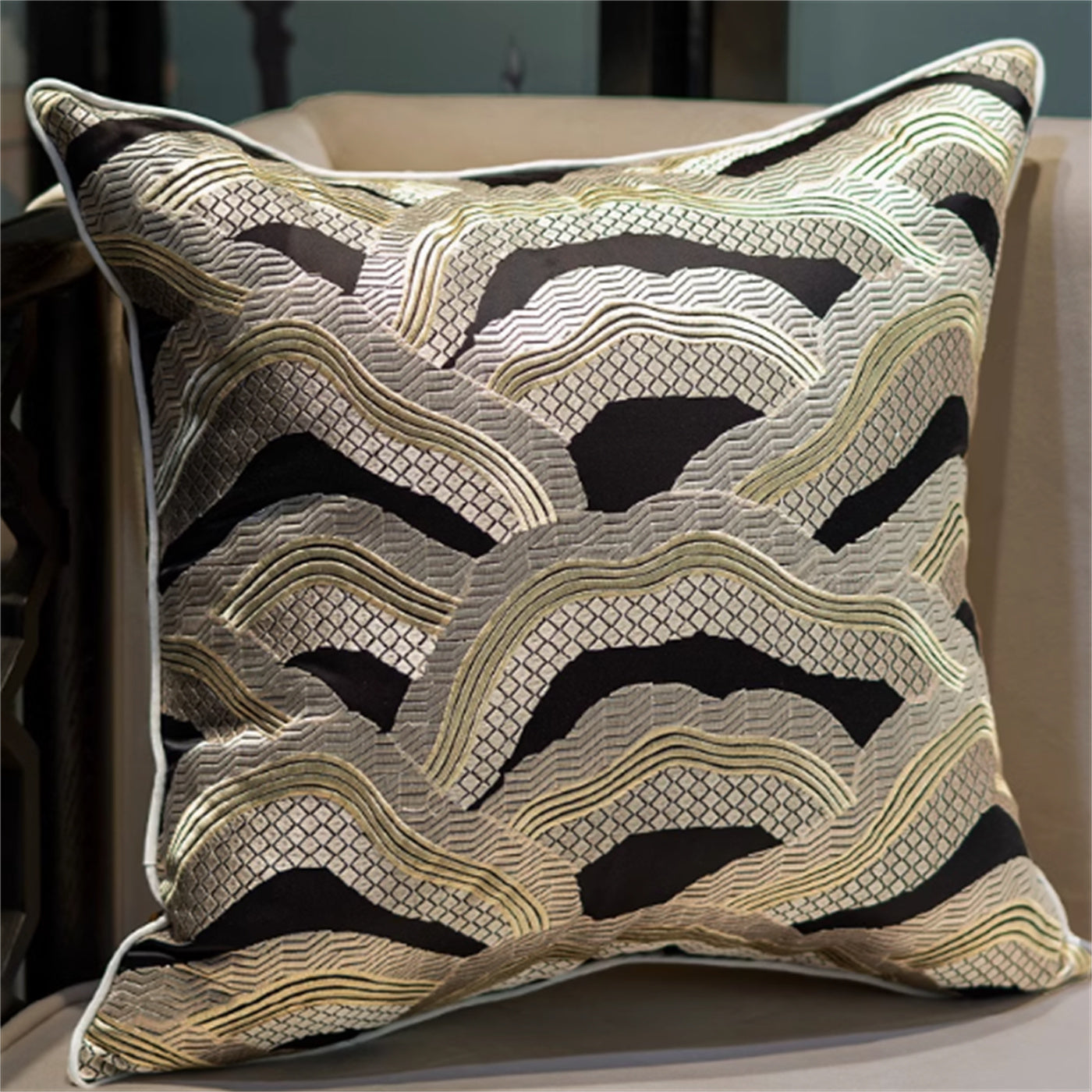 Chinese Style Embroidered Pillowcase With Core Protector