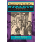 Democracy Is in the Streets: From Port Huron to the Siege of Chicago, with a New Preface by the Author - Paperback