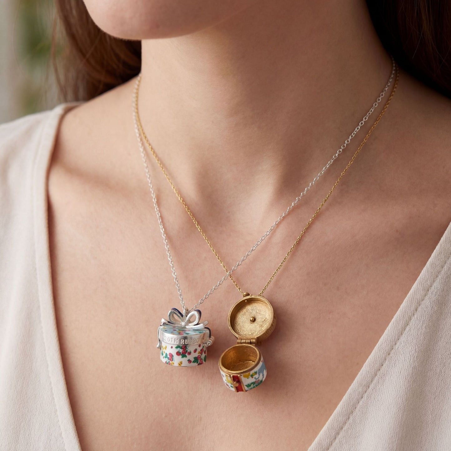 Retro Openable Gift Box Necklace