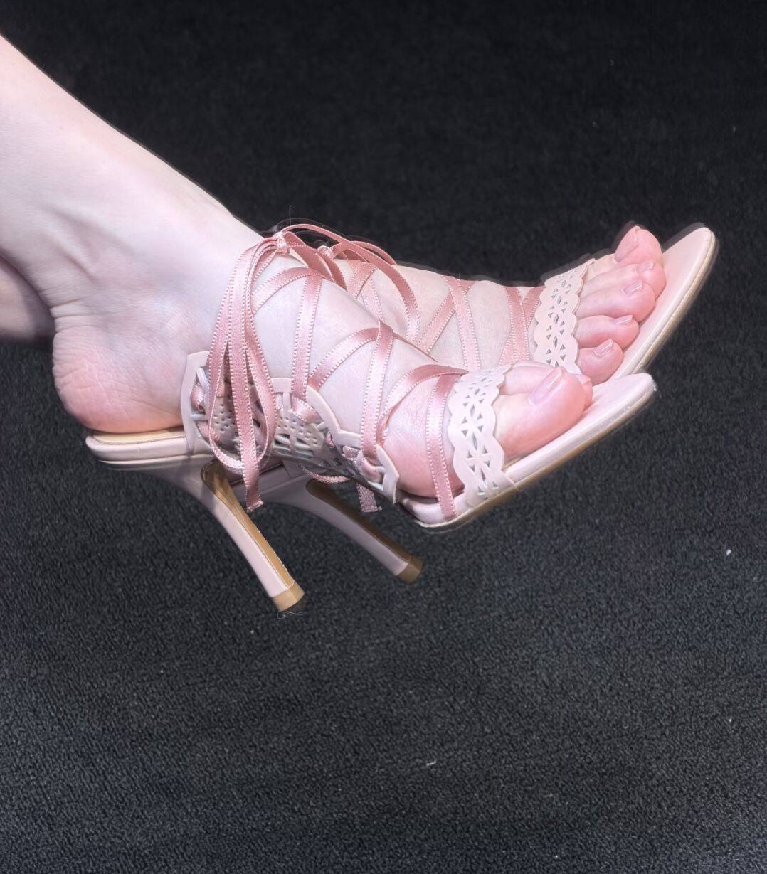 Vintage 2026 New Women Cross Strap High Heels, French Style Stiletto Hollow Printed Gorgeous Fairy Sandals